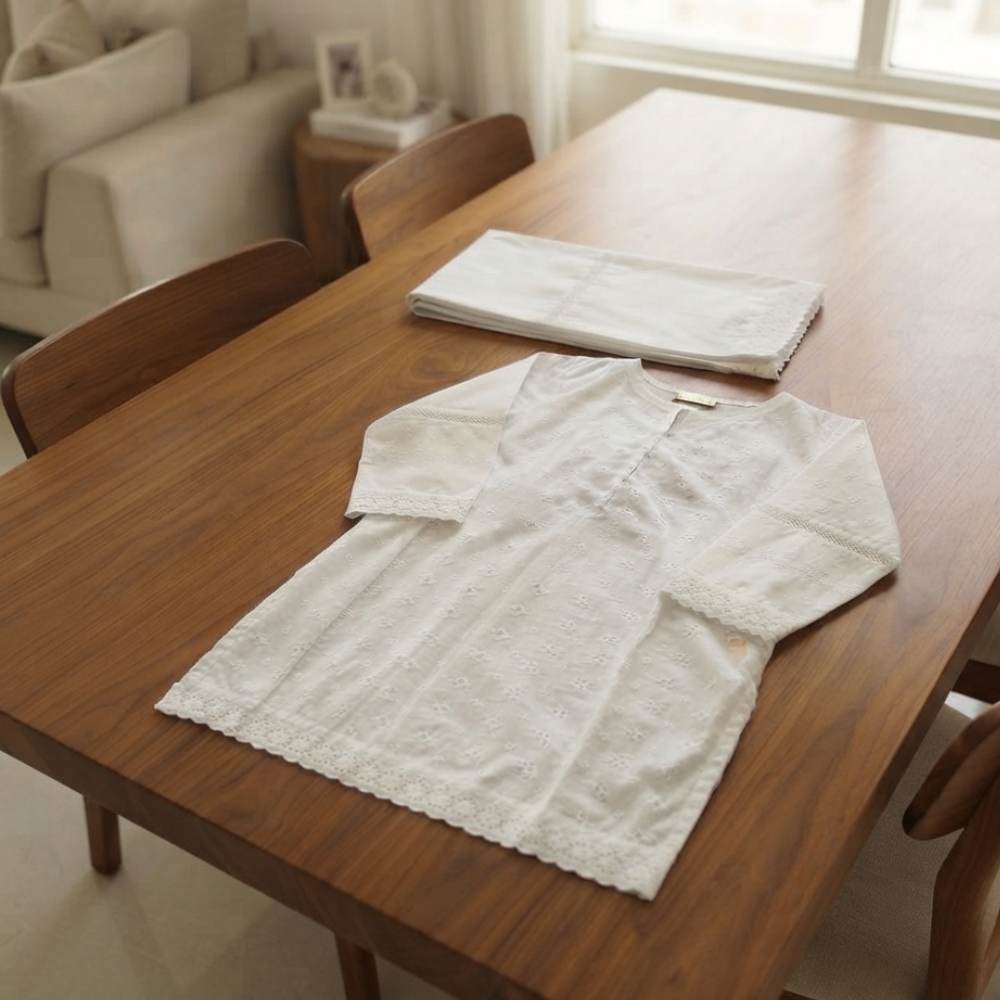 White lawyer Embroidered Chiken kaari Pure Lawn - Women